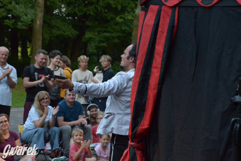 Teatralne Parkowanie na półmetku. Teatr jak cyrk