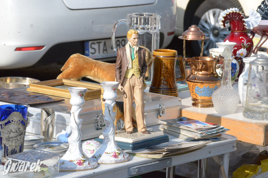 Tarnowskie Góry. Pchli targ ze zgrzytem