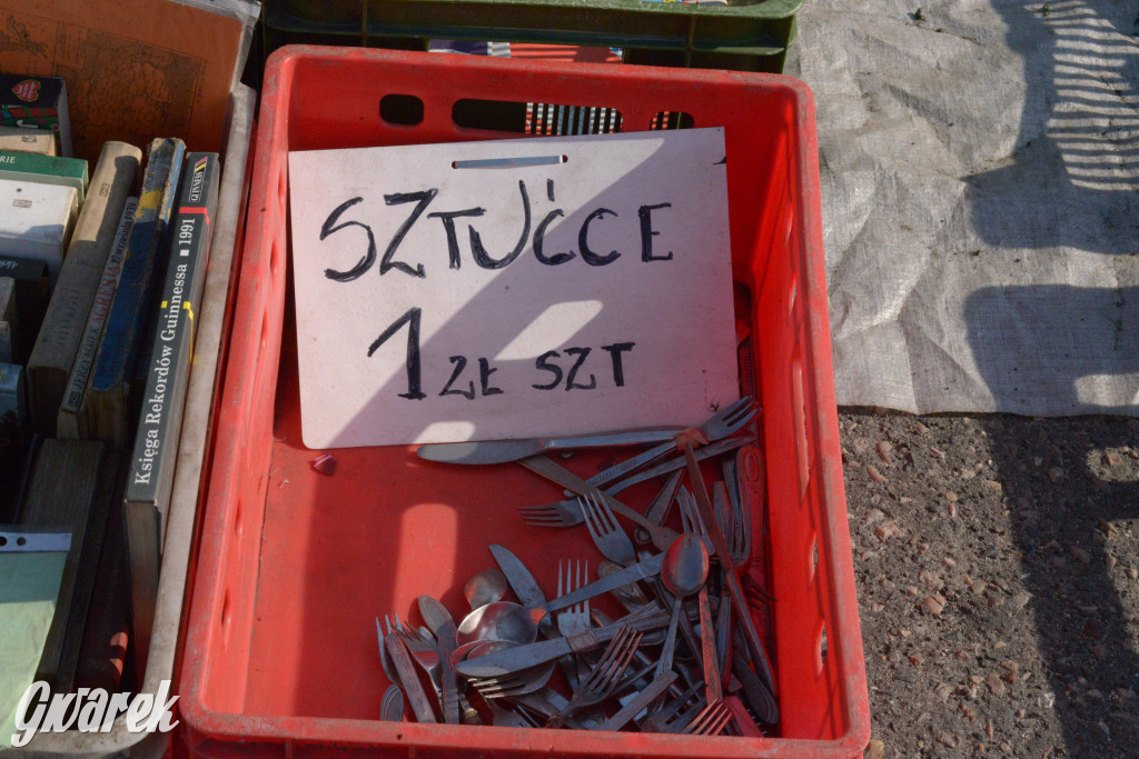Tarnowskie Góry. Pchli targ ze zgrzytem