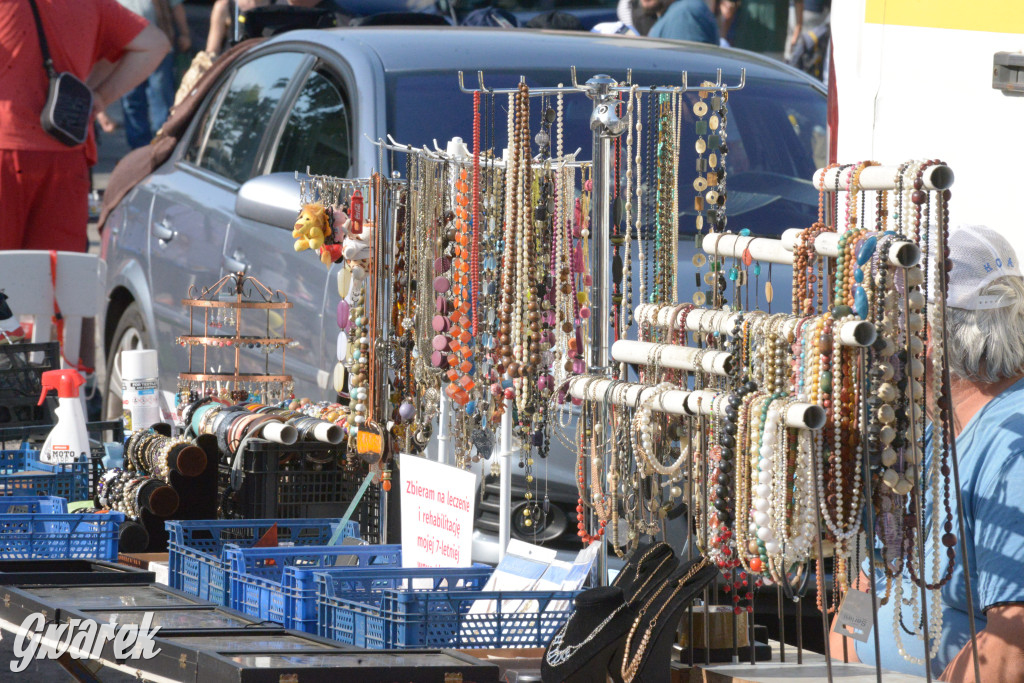 Tarnowskie Góry. Pchli targ ze zgrzytem
