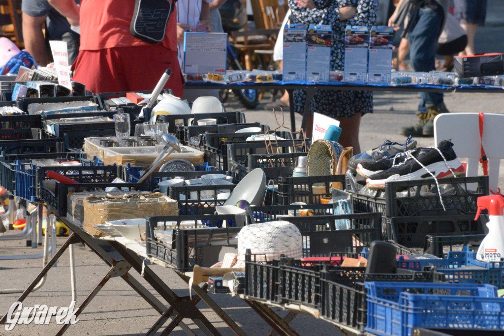 Tarnowskie Góry. Pchli targ ze zgrzytem