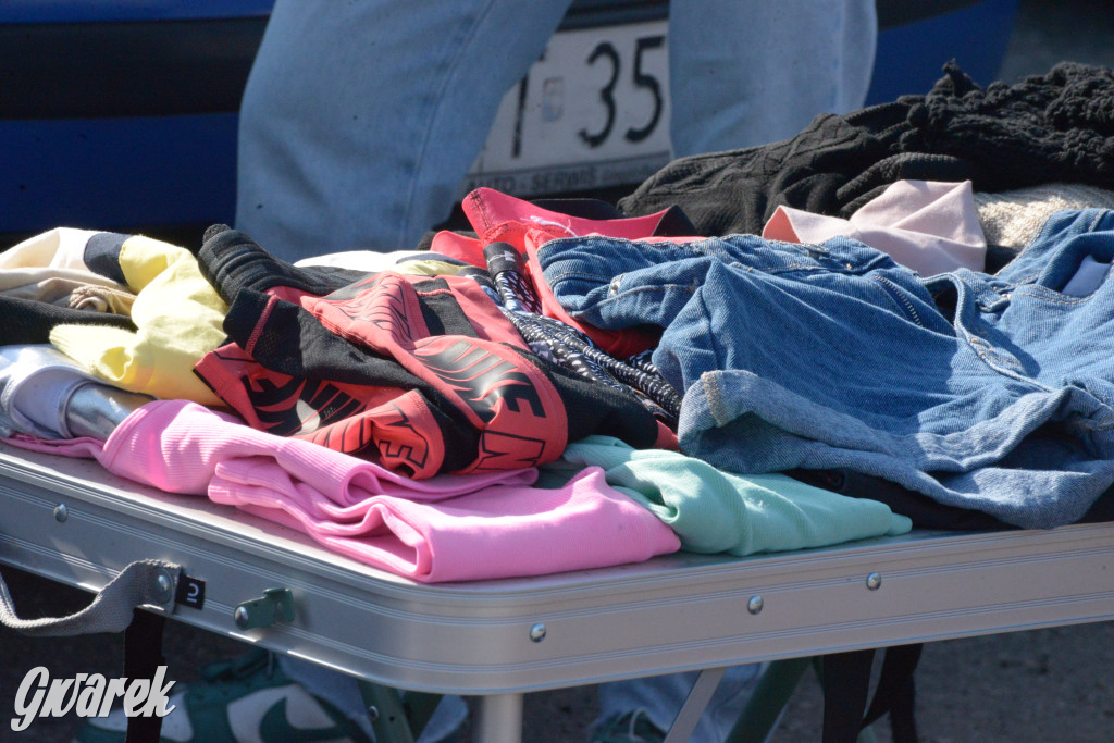 Tarnowskie Góry. Pchli targ ze zgrzytem