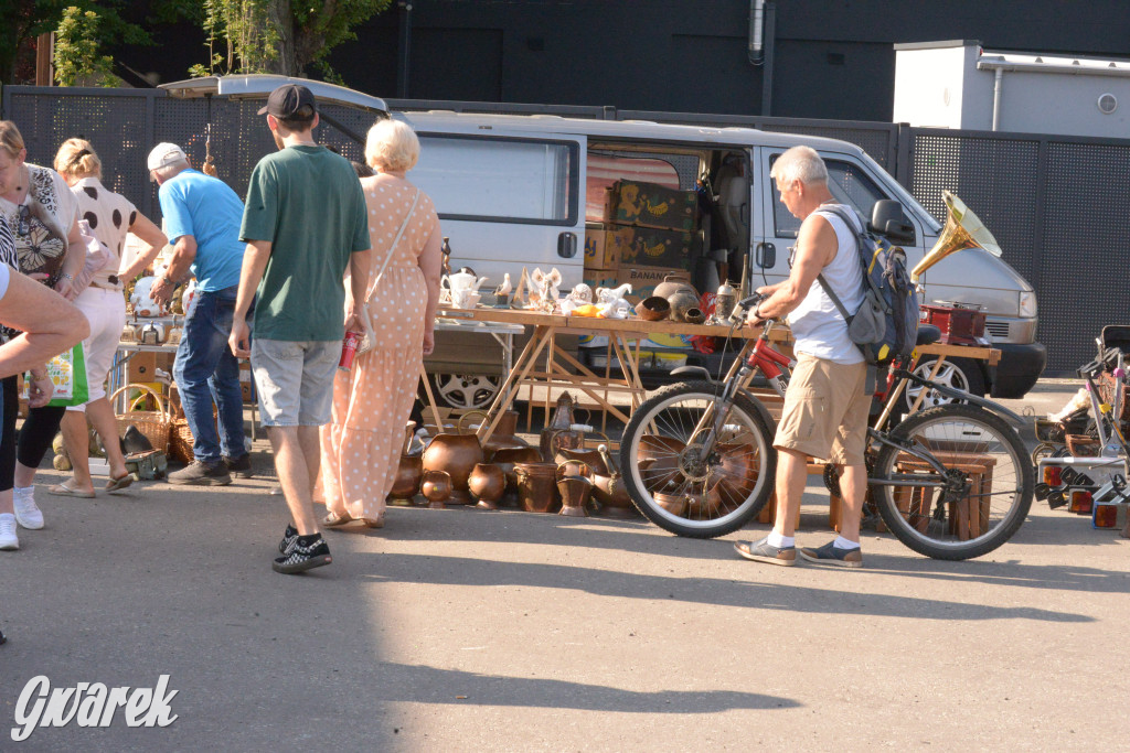 Tarnowskie Góry. Pchli targ ze zgrzytem