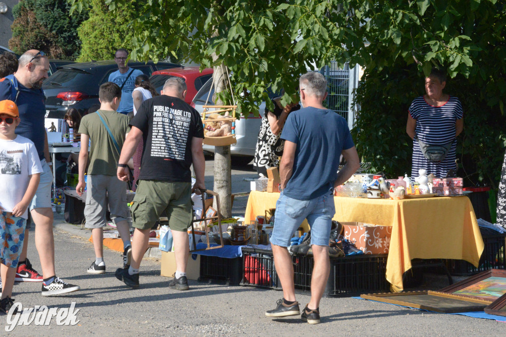 Tarnowskie Góry. Pchli targ ze zgrzytem