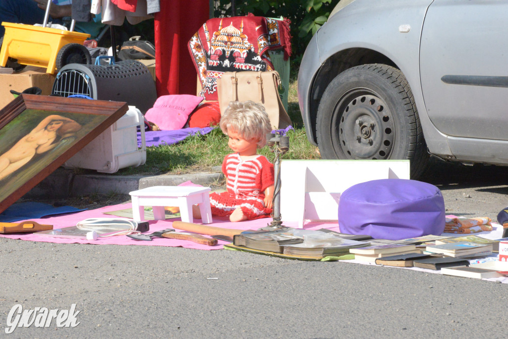 Tarnowskie Góry. Pchli targ ze zgrzytem