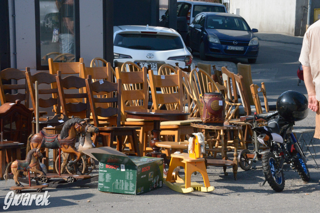 Tarnowskie Góry. Pchli targ ze zgrzytem