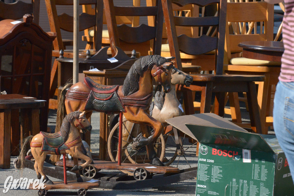 Tarnowskie Góry. Pchli targ ze zgrzytem