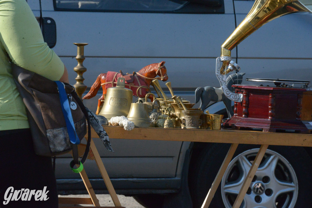 Tarnowskie Góry. Pchli targ ze zgrzytem