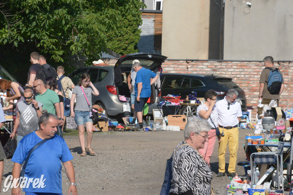 Tarnowskie Góry. Pchli targ ze zgrzytem