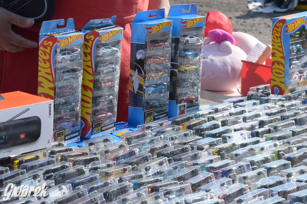 Tarnowskie Góry. Pchli targ ze zgrzytem