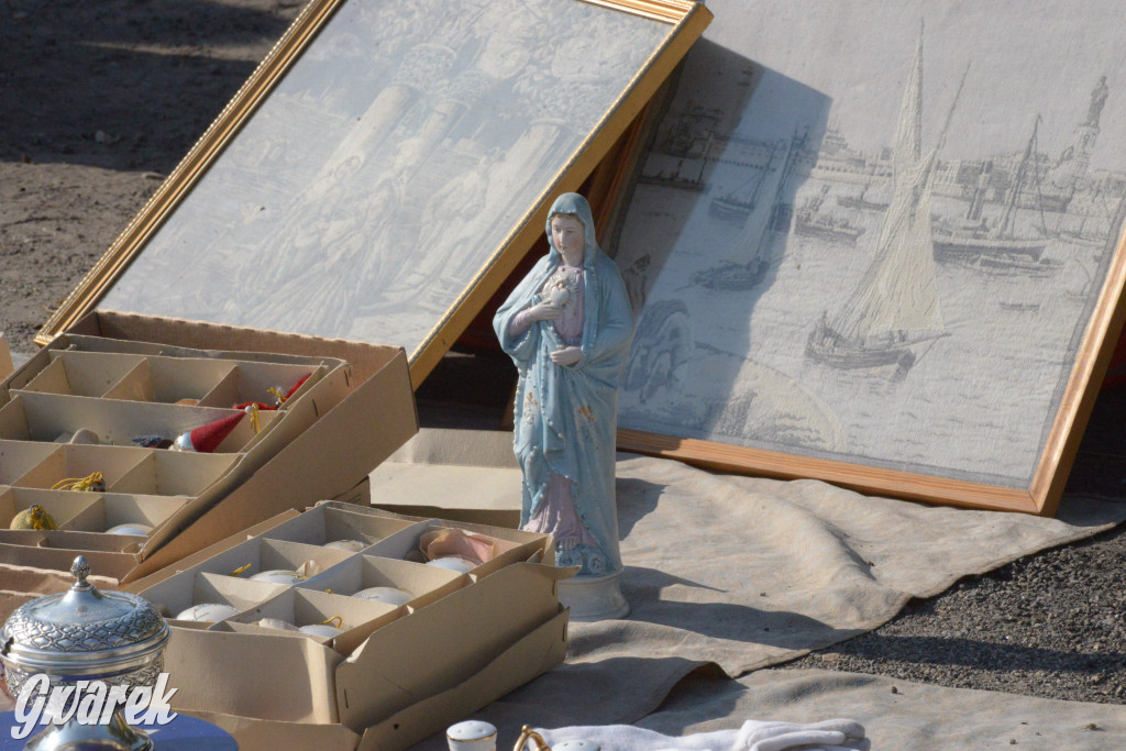 Tarnowskie Góry. Pchli targ ze zgrzytem