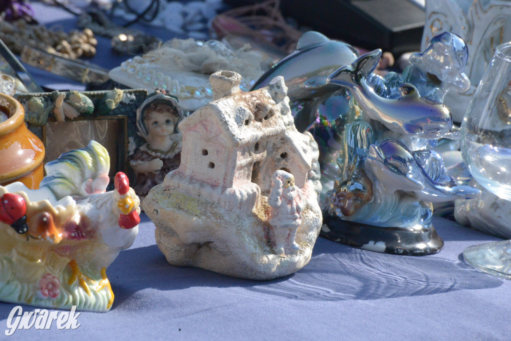 Tarnowskie Góry. Pchli targ ze zgrzytem