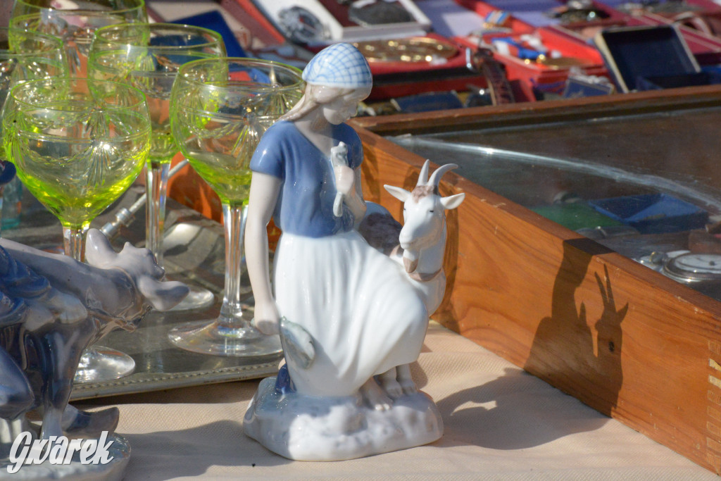 Tarnowskie Góry. Pchli targ ze zgrzytem