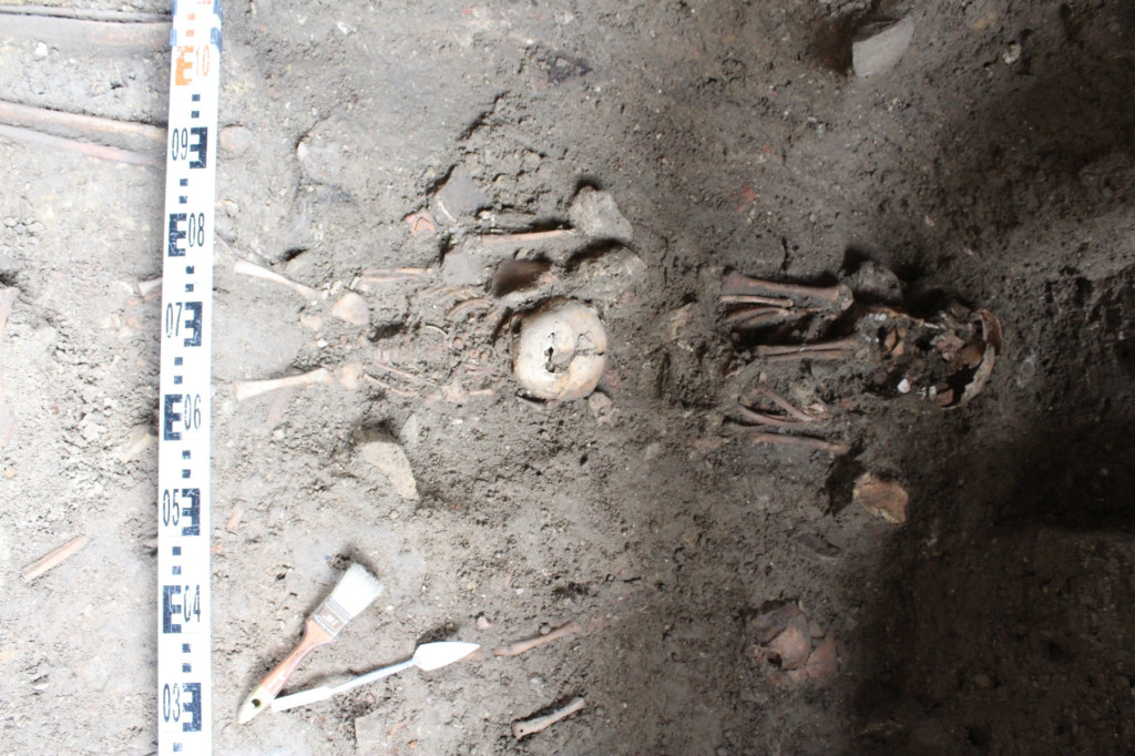 Dziecięce groby w kościele pw. św. Wojciecha