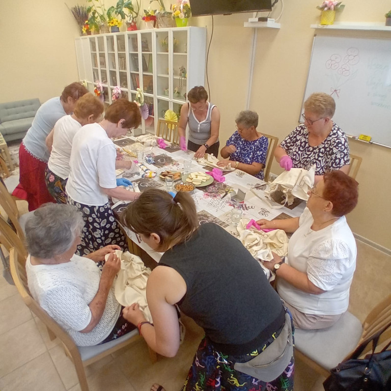 Fartuchy na rozgrzewkę. Warsztaty dla seniorów