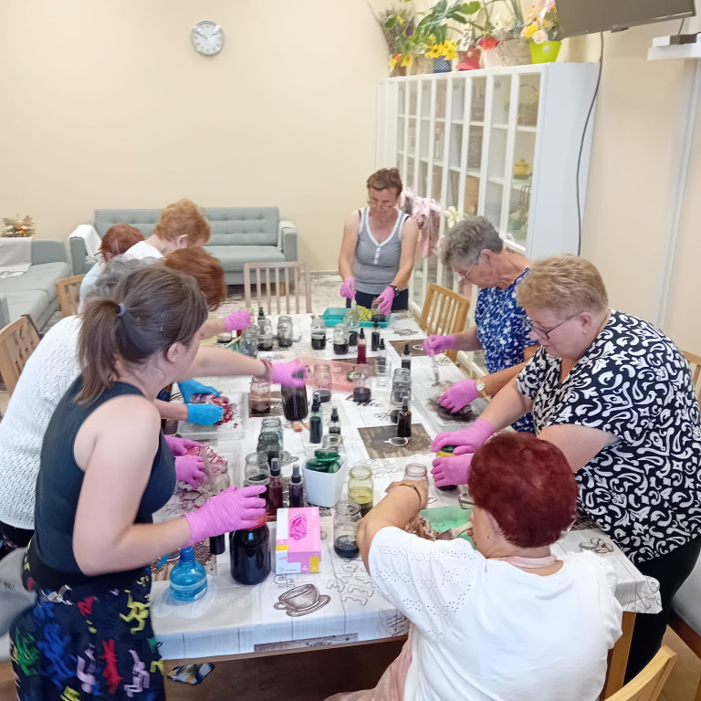 Fartuchy na rozgrzewkę. Warsztaty dla seniorów