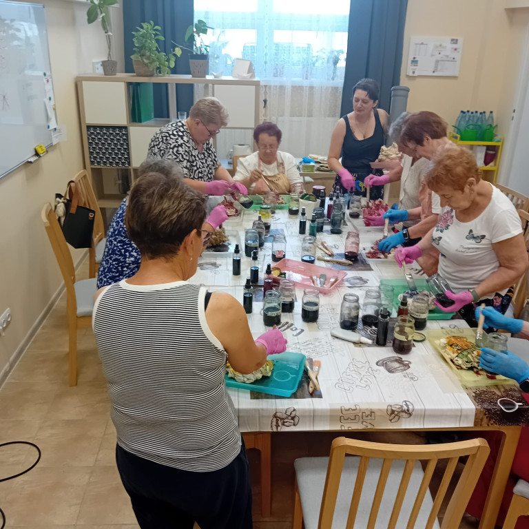 Fartuchy na rozgrzewkę. Warsztaty dla seniorów