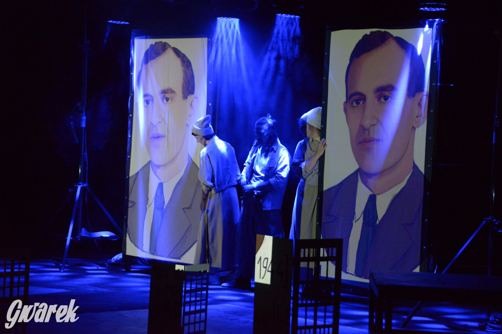 Teatralne Parkowanie: Fuzja o Powstaniu Warszawskim