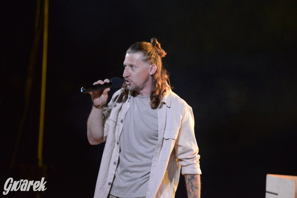 Teatralne Parkowanie: Fuzja o Powstaniu Warszawskim