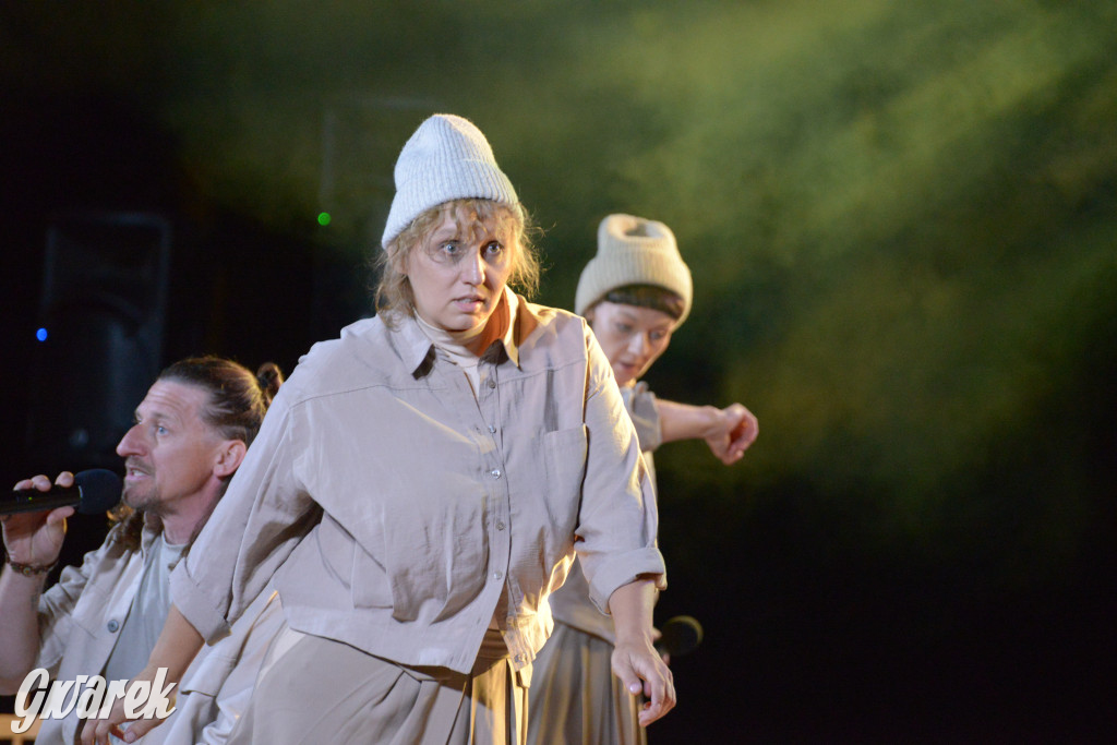 Teatralne Parkowanie: Fuzja o Powstaniu Warszawskim