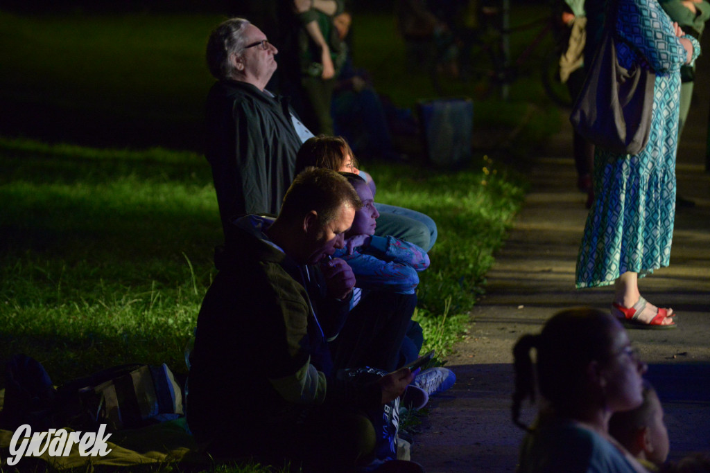 Teatralne Parkowanie: Fuzja o Powstaniu Warszawskim
