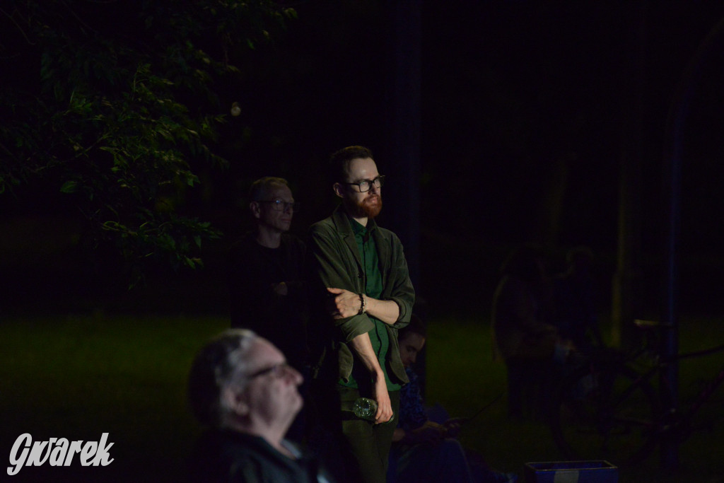 Teatralne Parkowanie: Fuzja o Powstaniu Warszawskim