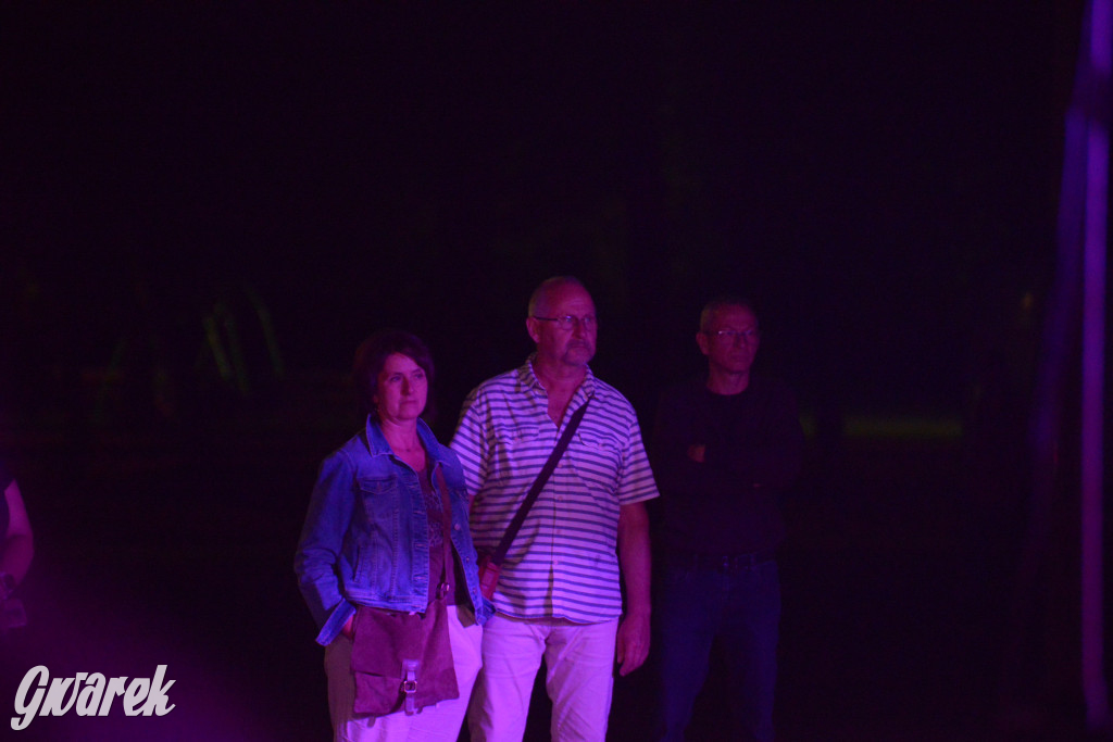 Teatralne Parkowanie: Fuzja o Powstaniu Warszawskim