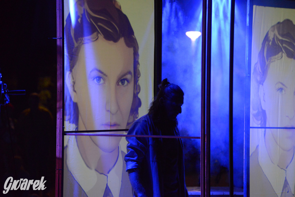 Teatralne Parkowanie: Fuzja o Powstaniu Warszawskim