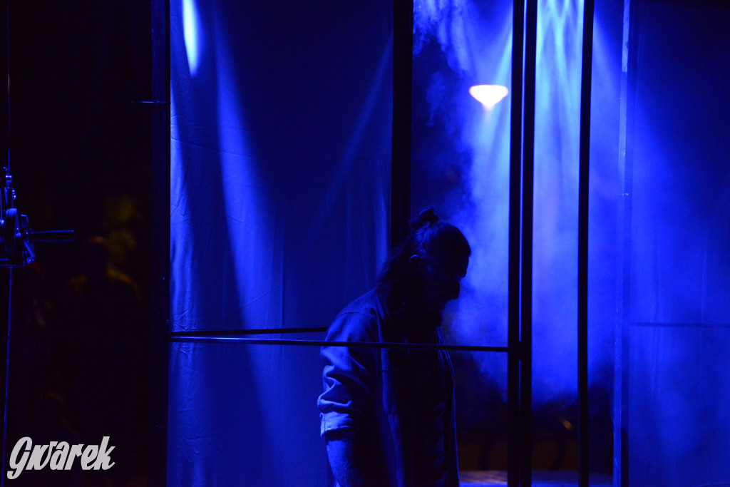 Teatralne Parkowanie: Fuzja o Powstaniu Warszawskim