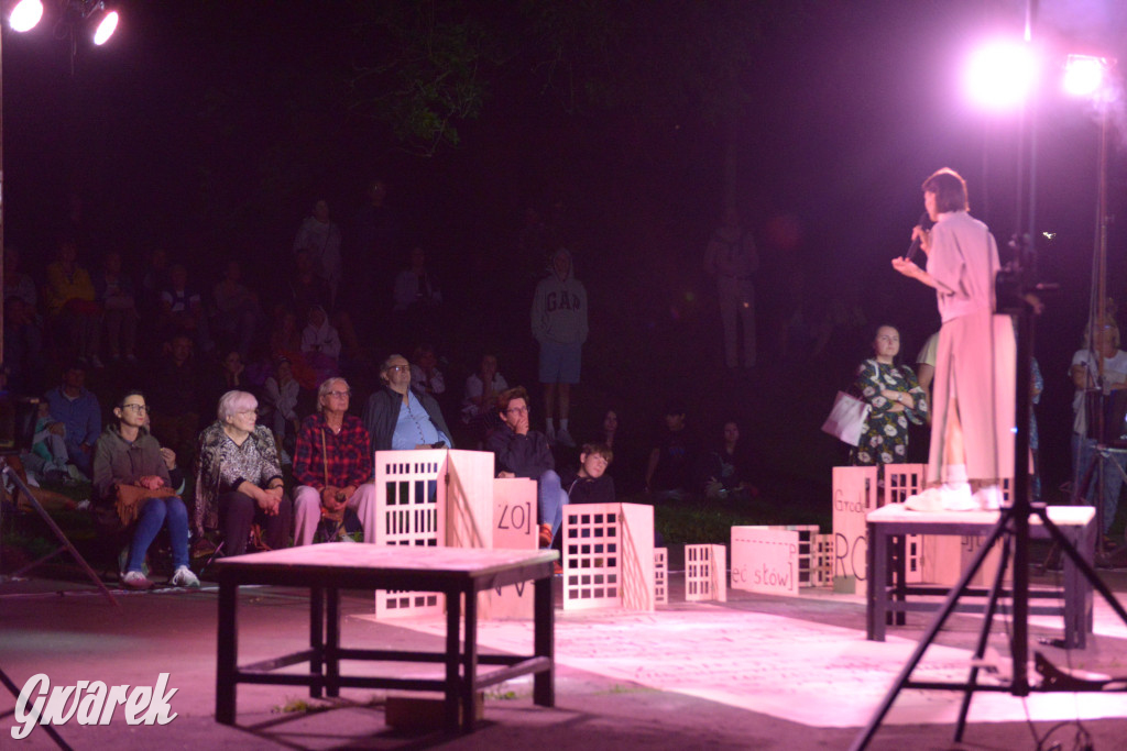 Teatralne Parkowanie: Fuzja o Powstaniu Warszawskim