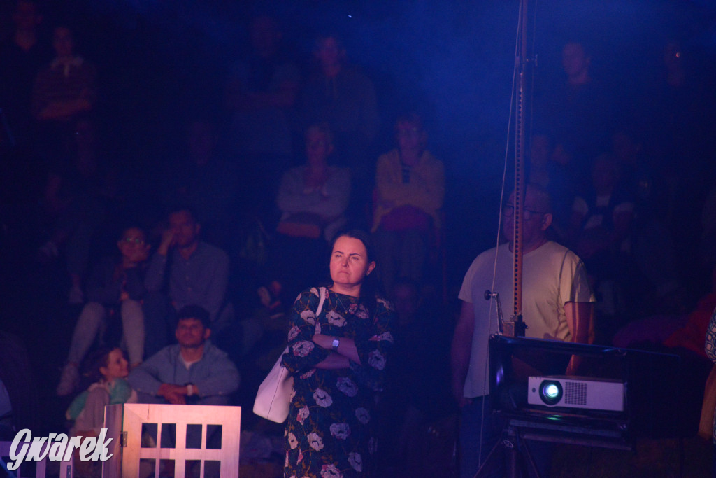 Teatralne Parkowanie: Fuzja o Powstaniu Warszawskim