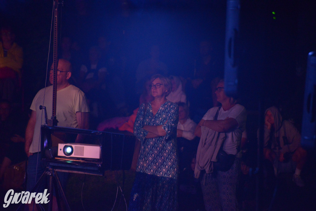 Teatralne Parkowanie: Fuzja o Powstaniu Warszawskim