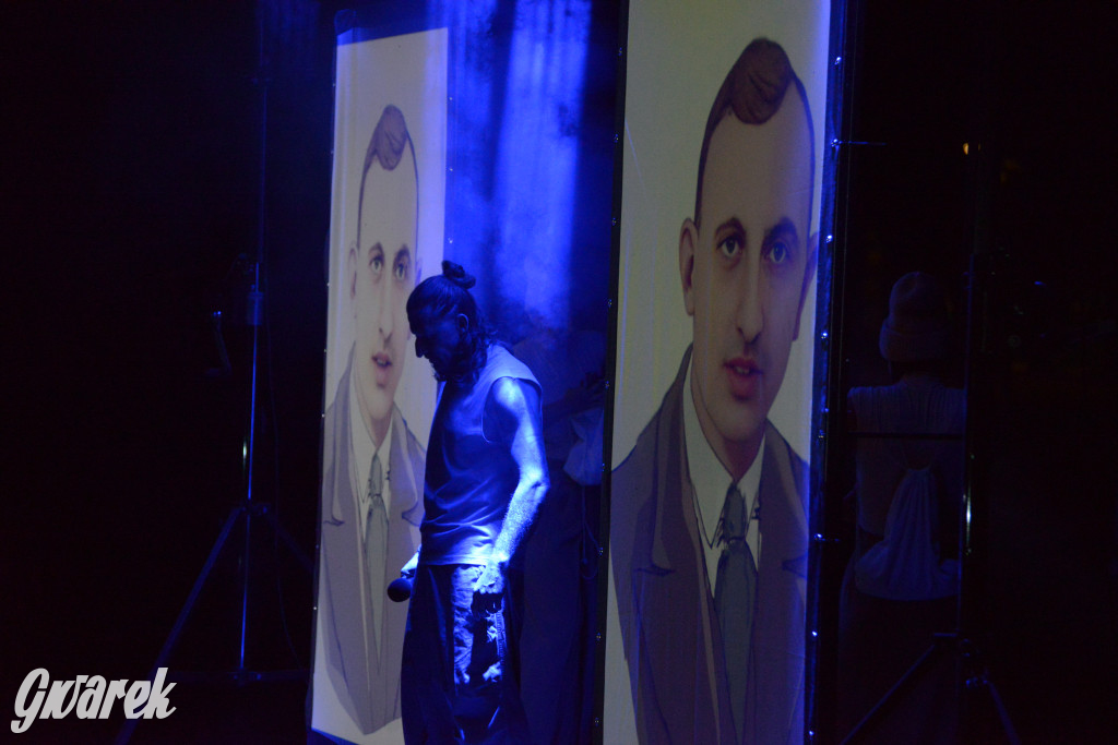 Teatralne Parkowanie: Fuzja o Powstaniu Warszawskim