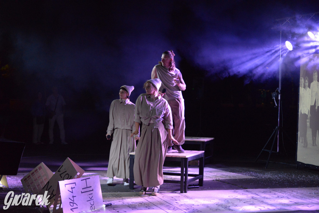 Teatralne Parkowanie: Fuzja o Powstaniu Warszawskim