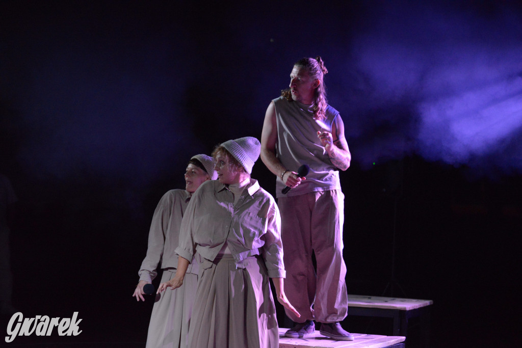 Teatralne Parkowanie: Fuzja o Powstaniu Warszawskim