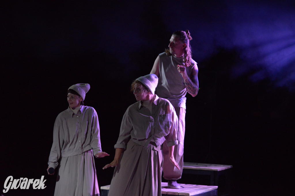 Teatralne Parkowanie: Fuzja o Powstaniu Warszawskim