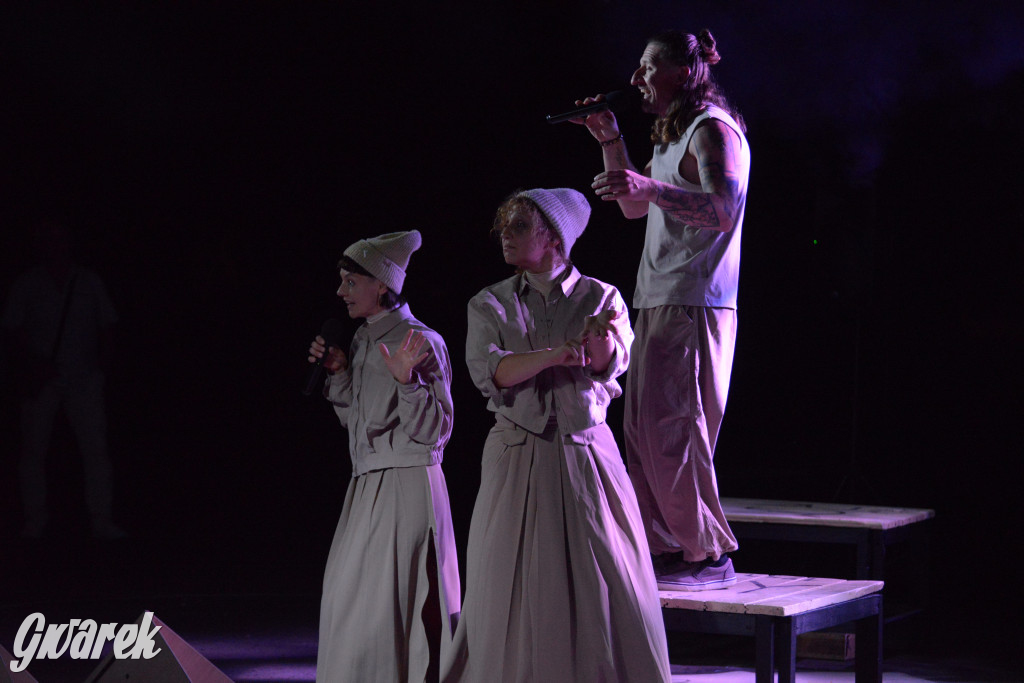 Teatralne Parkowanie: Fuzja o Powstaniu Warszawskim