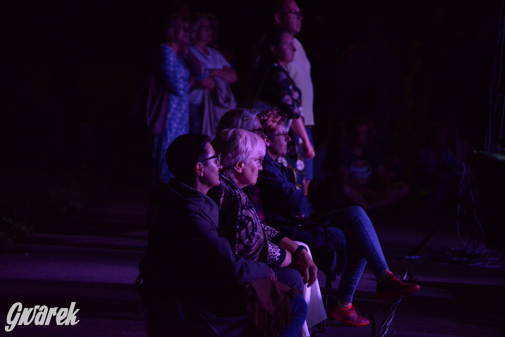 Teatralne Parkowanie: Fuzja o Powstaniu Warszawskim