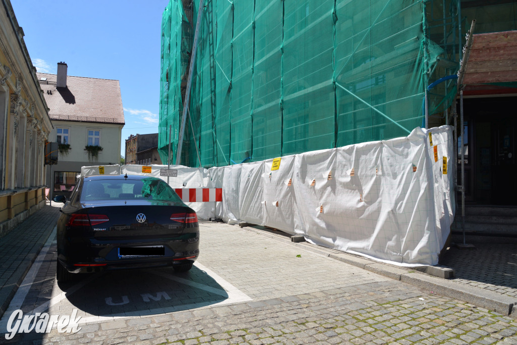 Tarnowskie Góry. Remont i zajęty parking