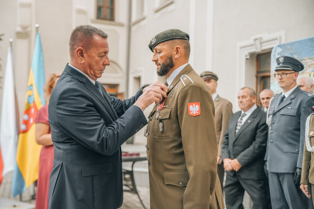 Nasi mieszkańcy z Krzyżami Zasługi