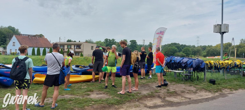 Śmiech i odrobina adrenaliny – Cidrowy Spływ Kajakowy za nami