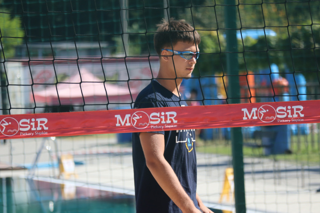 Wakacyjna siatkówka plażowa