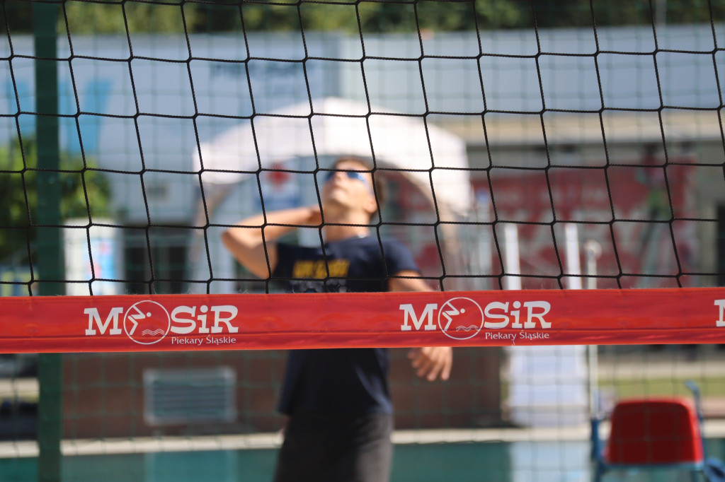 Wakacyjna siatkówka plażowa