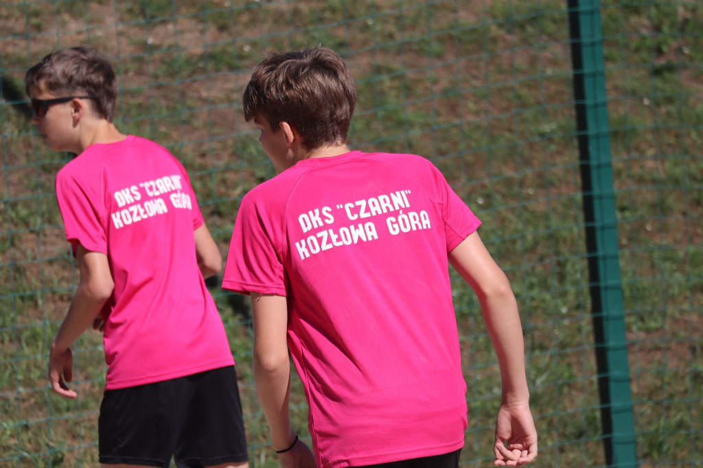 Wakacyjna siatkówka plażowa