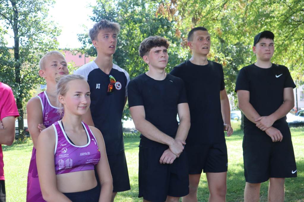 Wakacyjna siatkówka plażowa