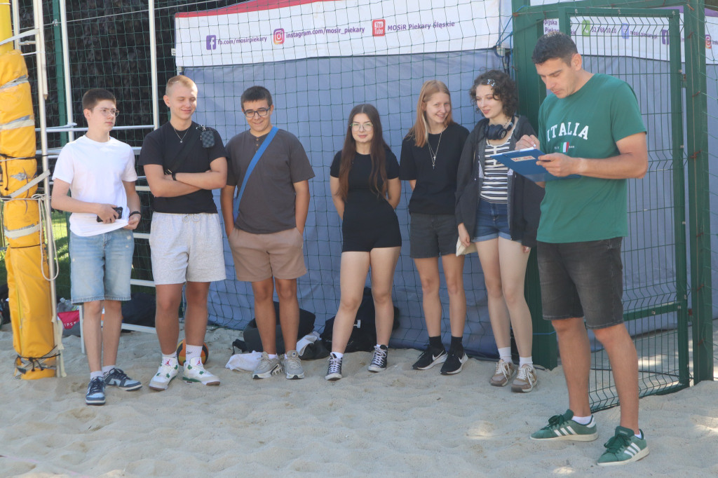 Wakacyjna siatkówka plażowa