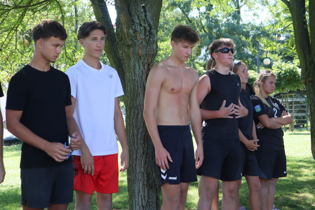 Wakacyjna siatkówka plażowa