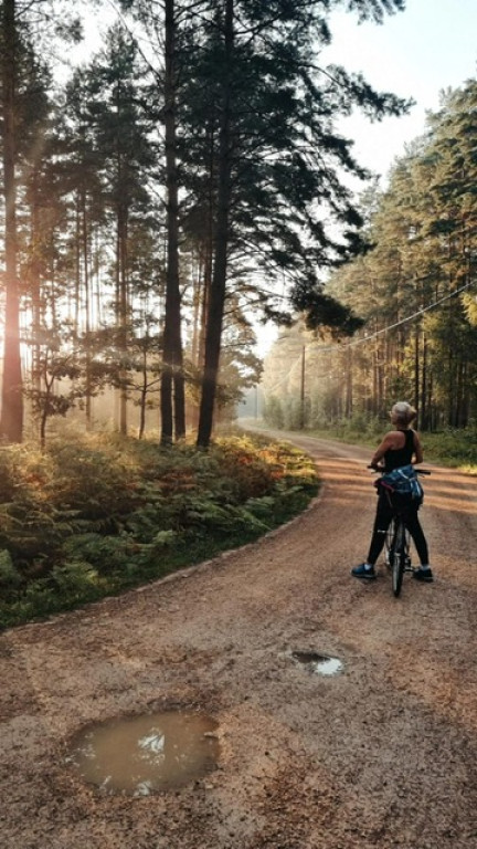 Biznes na obcasach. Księgowa w podróży i na rowerze