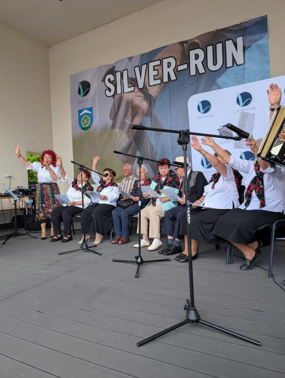 Silver-Run w Ożarowicach. Seniorzy na trasie