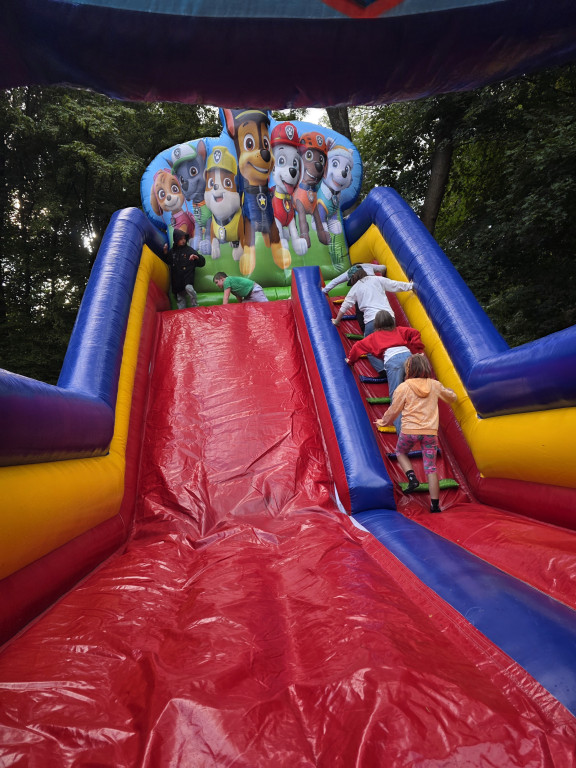 Tarnowskie Góry. Piknik i gra miejska z mundurowymi